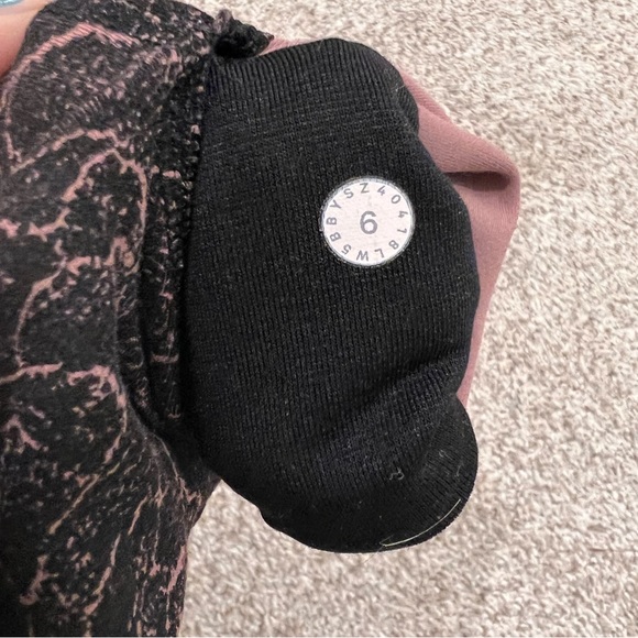 **SOLD**Lululemon Align Full Length 28” Lacescape Spanish Rose Black - Picture 7 of 11